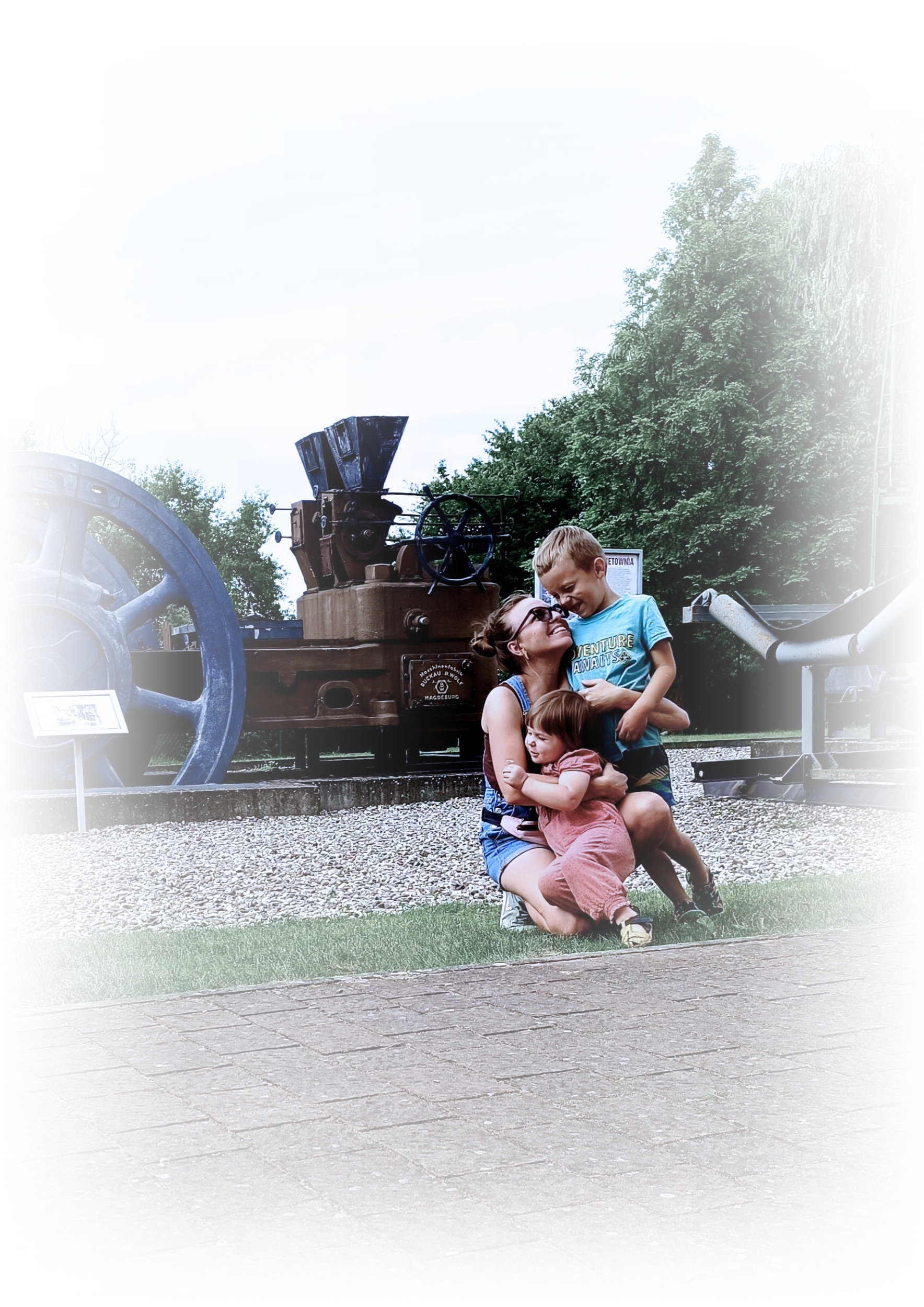 Prywatnie szczęśliwa mama i żona.